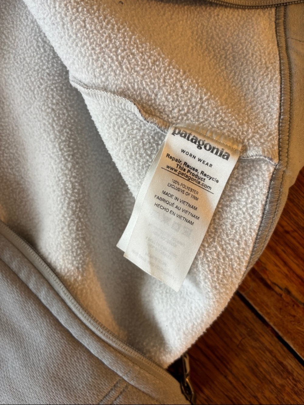 Patagonia Light gray Hooded Fleece Jacket - Picture 3 of 6